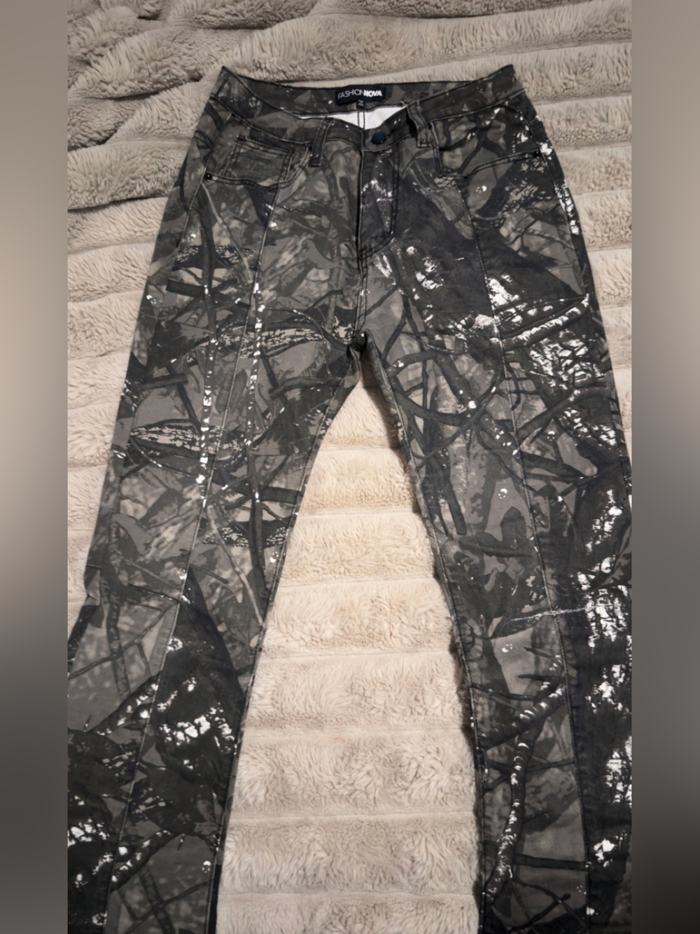 Gray Fashion Nova Camouflage Pattern Bedding Throw - Gray size 9